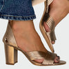 Sandales Élégantes Lucie avec Sangle Diagonale pour un Style Urbain